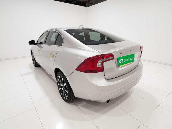S60 2018 S60L T3 Progressive photo 4