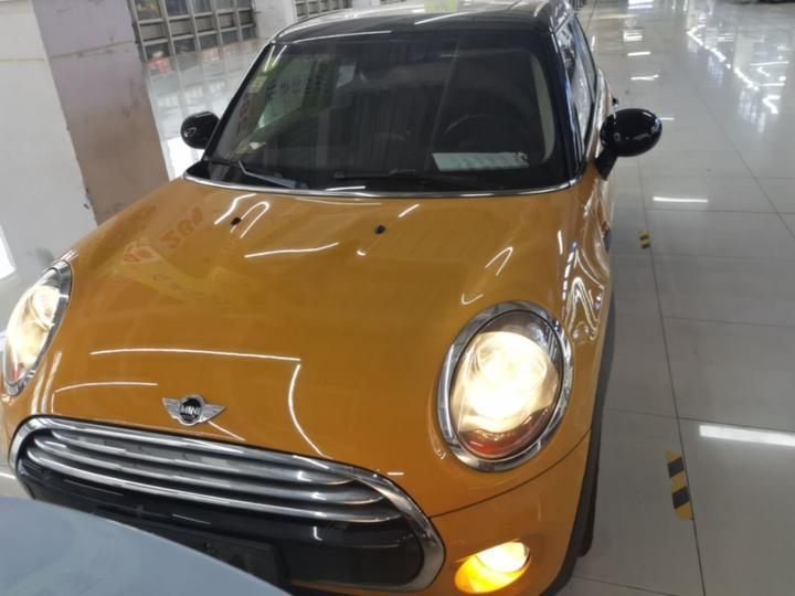 2016 1.5T COOPER 5-Door photo 2
