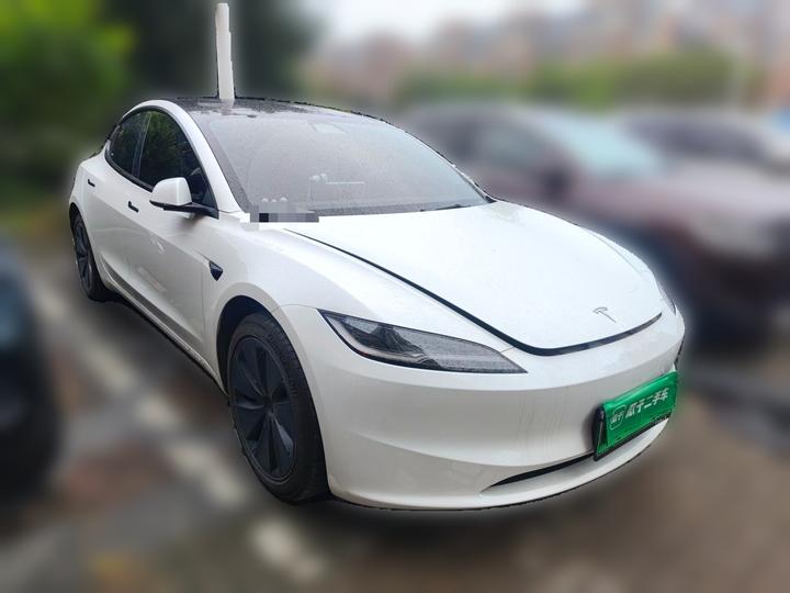 Model 3 2025 RWD photo 3