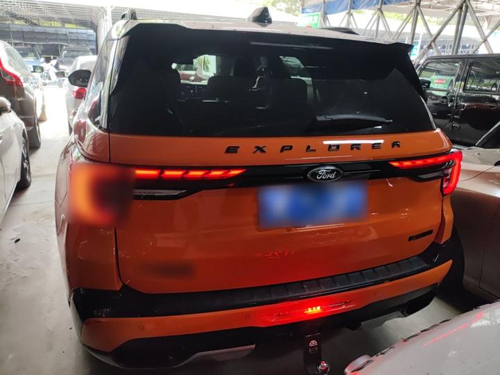 Explorer 2024 2.3T EcoBoost Summit 7-Seater photo 3
