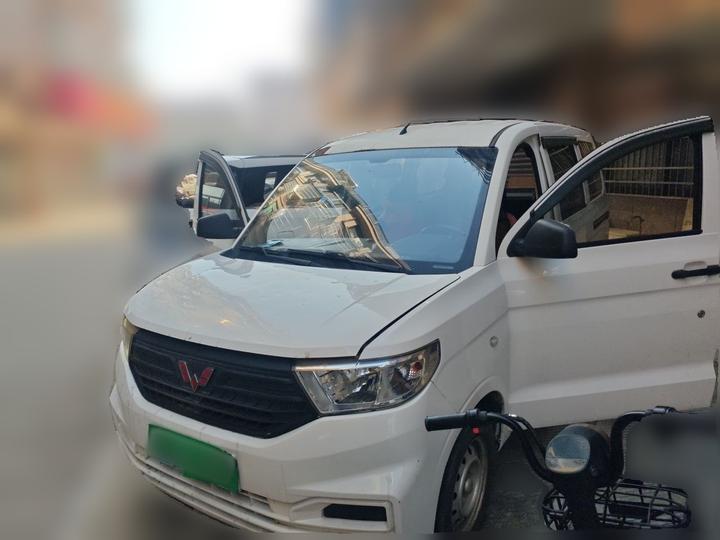 Wuling Hongguang V 2021 1.5L LAR
