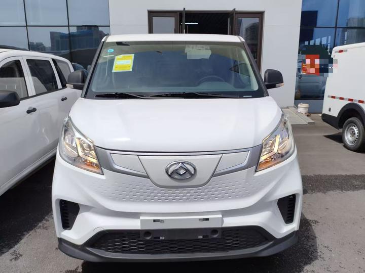 MAXUS EV30 2023 EV Smart Long Wheelbase photo 2