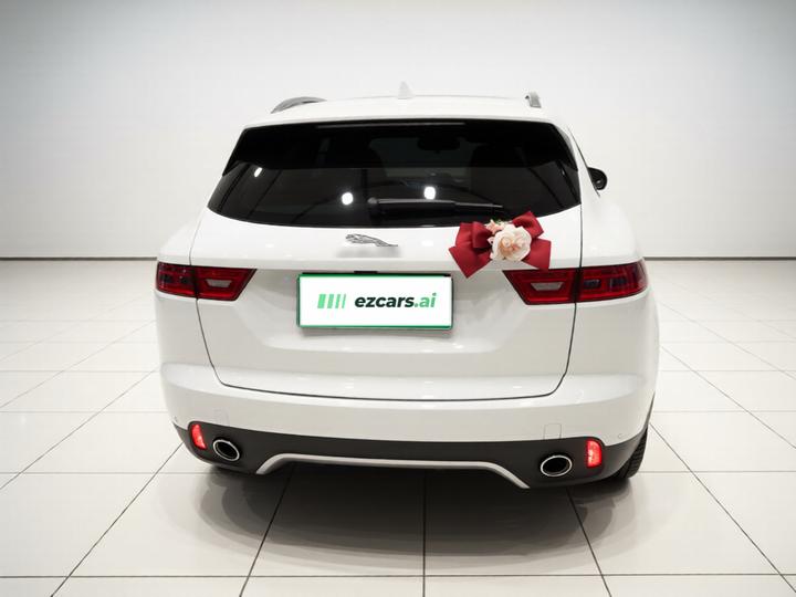 E-PACE 2024 Progressive Sport R-DYNAMIC S photo 3