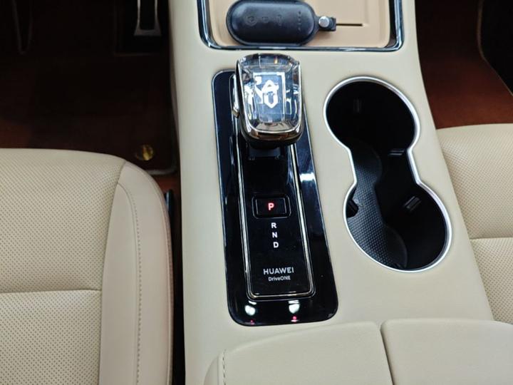 HIMA AITO M5 2023 EREV AWD ADAS photo 8