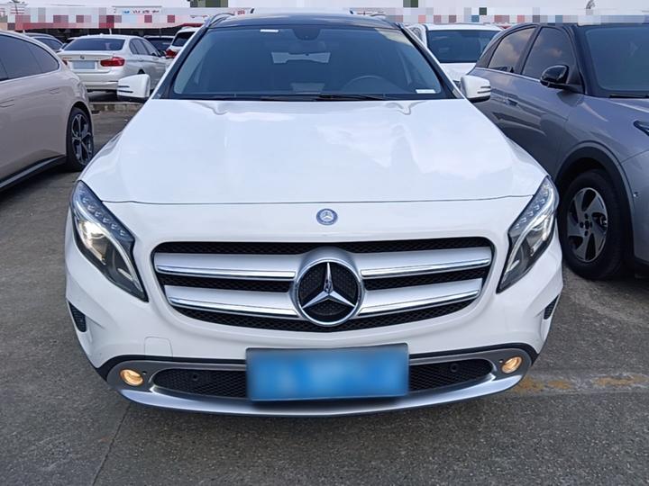 GLA 2015 GLA 220 4MATIC Fashion photo 2