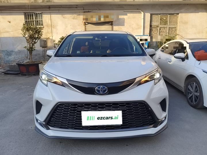 Granvia 2023 2.5L Hybrid Luxury photo 2