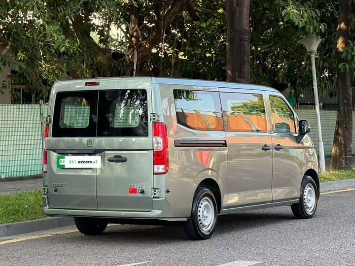 V 2025 V7E 51.4kWh photo 6