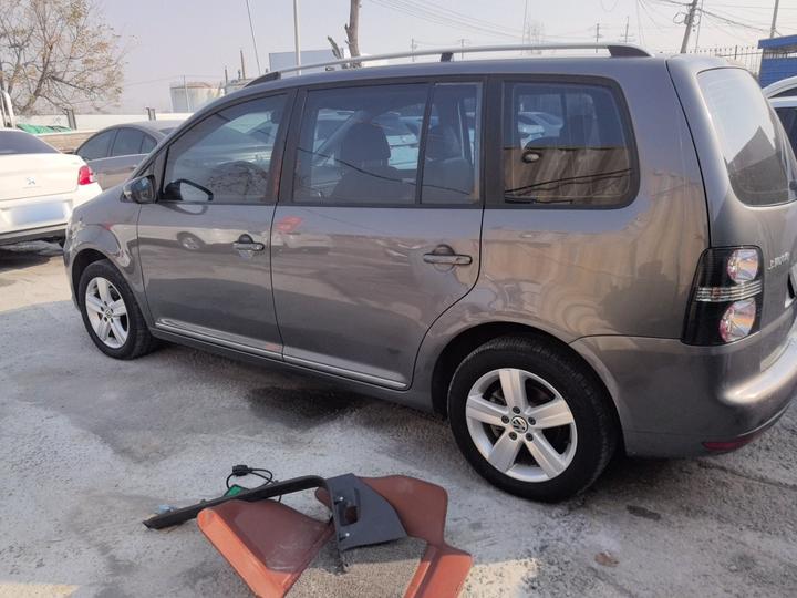 2015 1.4T DSG Comfort 5-Seater photo 3