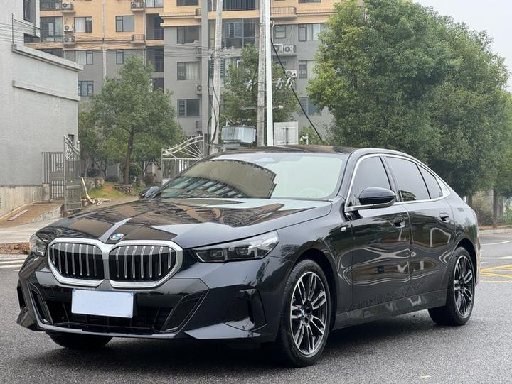 5 Series 2026 525Li M Sport Package