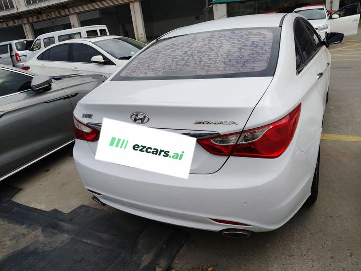 Sonata 2015 Classic 2.0L AT Luxury photo 3