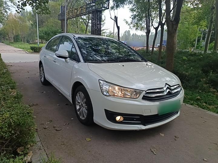 2013 Sedan 1.6L MT photo 3