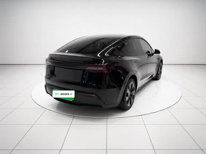 Model Y 2025 RWD photo 4