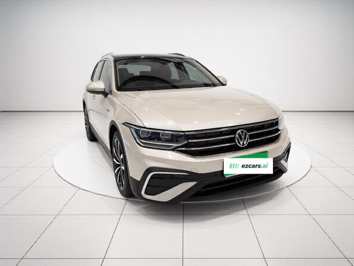 Tiguan L 2022 330TSI AT RWD Smart photo 3