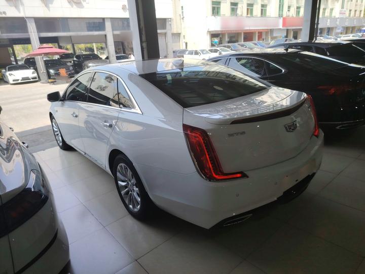 XTS 2018 28T Tech photo 4