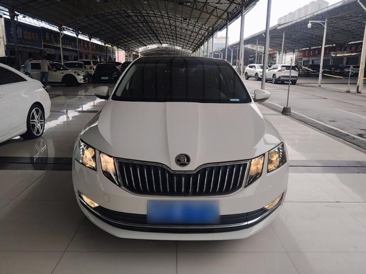 Octavia 2019 1.5L AT Luxury China VI photo 2