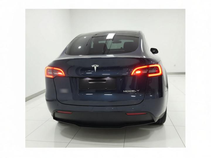 Model Y 2024 RWD photo 3