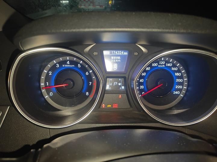 Elantra 2015 1.6L AT Leading photo 8