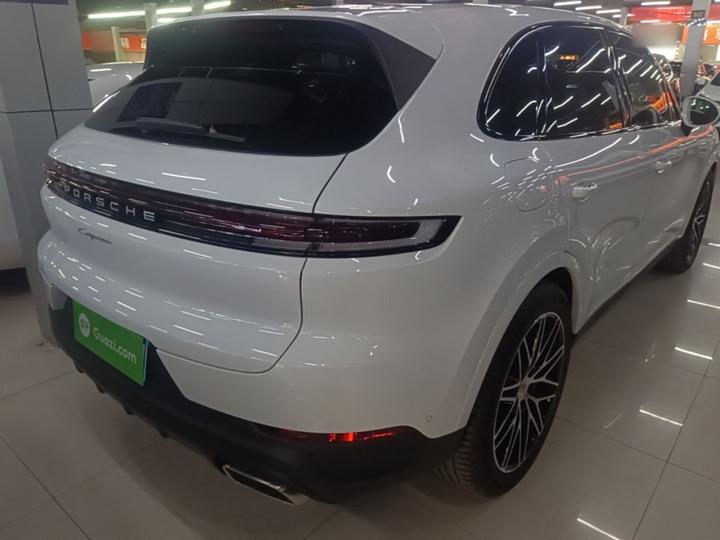 2024 Cayenne 3.0T photo 4