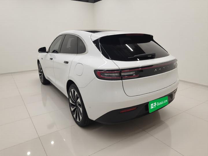 HIMA AITO M5 2022 EREV AWD photo 4