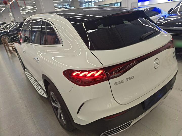 EQE SUV 2023 350 4MATIC photo 4
