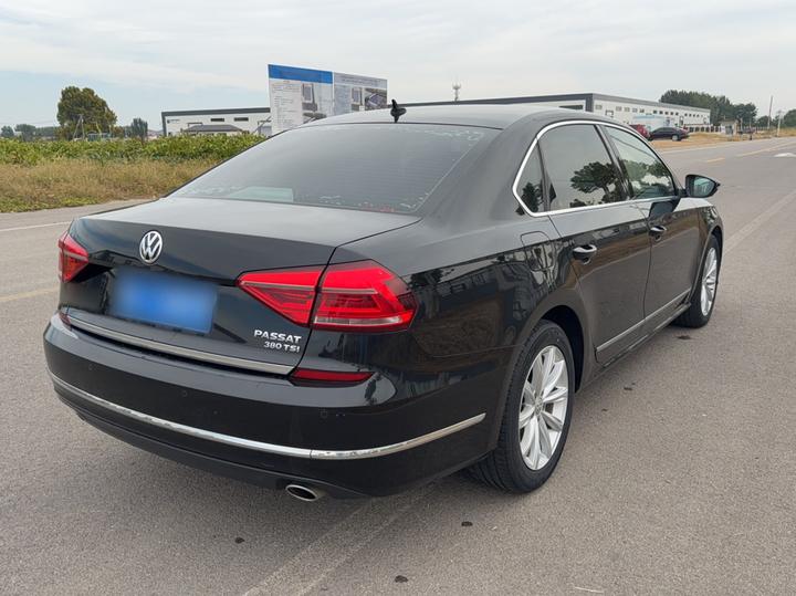 Passat 2016 380TSI DSG photo 4
