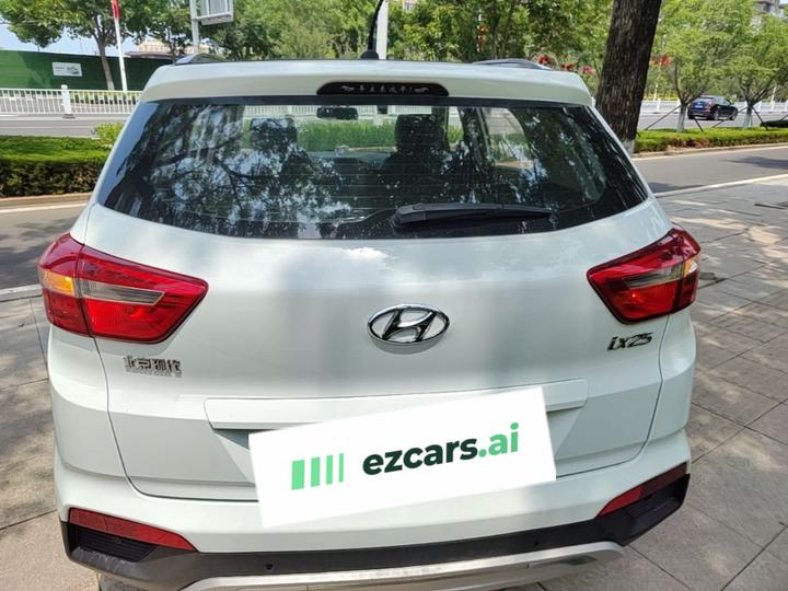 ix25 2015 1.6L AT RWD Smart GLS photo 3