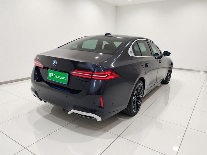 5 Series 2025 530Li Exclusive M Sport Package photo 6