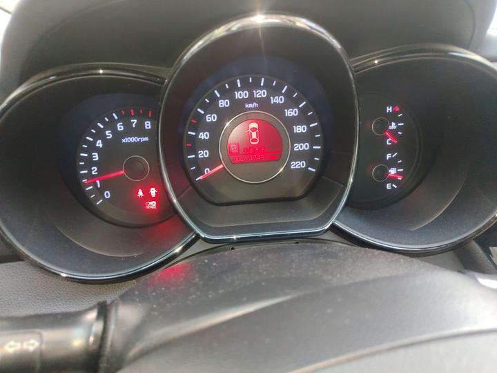 K2 2012 Sedan 1.6L AT Premium Anniversary Edition photo 2