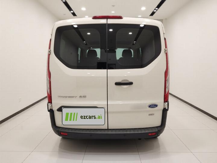 Ford 福特 2017款 2.0T柴油多功能商用车中轴中顶国IV photo 5