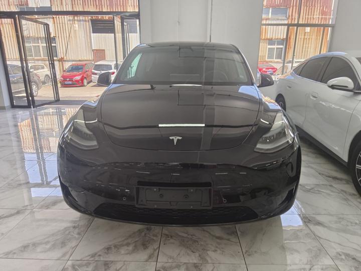 Model Y 2023 RWD photo 2