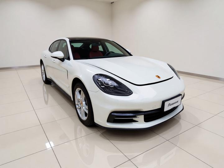 2017 Panamera Executive Extended 3.0T photo 3