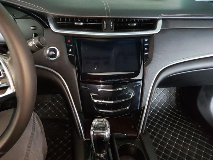 XTS 2018 28T Elite photo 8