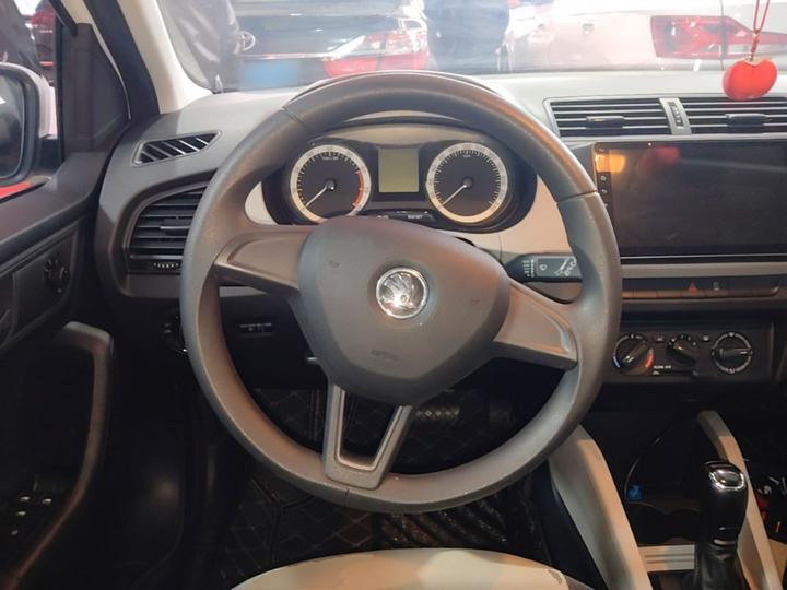 Fabia 2017 1.4L AT photo 6