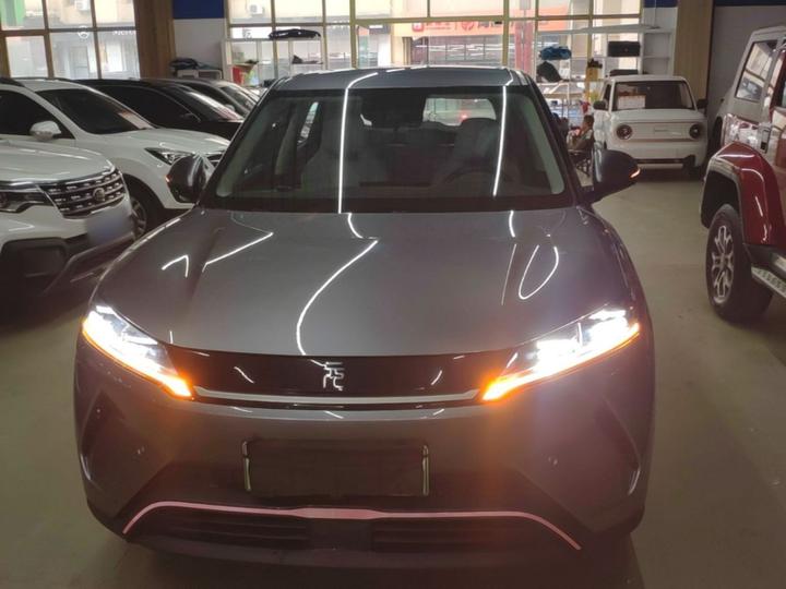 Yuan UP 2025 ADAS 401KM Leading photo 2