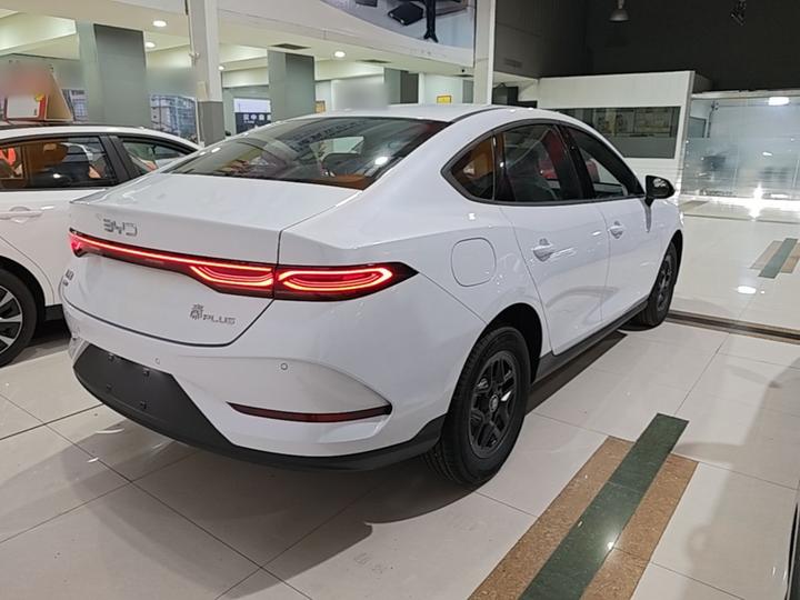 Qin PLUS 2025 DM-i ADAS 128KM Progressive photo 6
