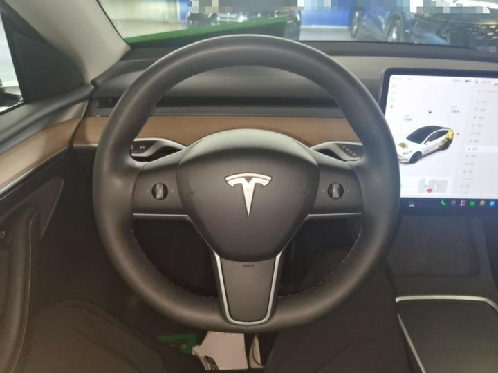 Model Y 2021 Standard Range RWD photo 2