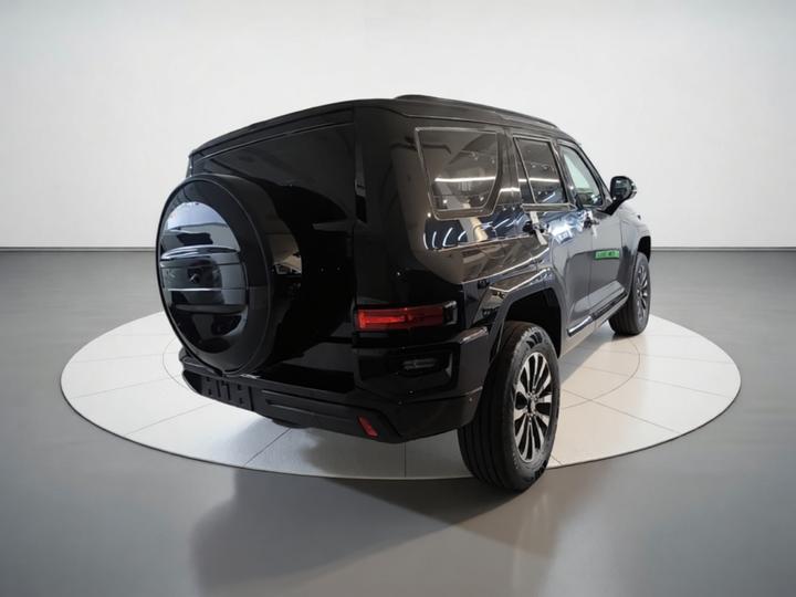 700 EV 2024 Hi4-T photo 4