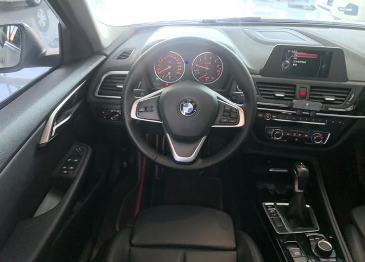 1 Series 2017 118i Sport photo 6