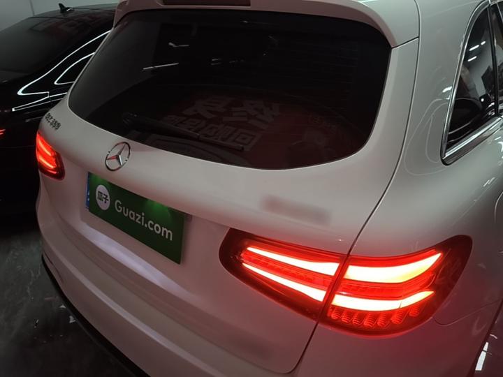GLC 2017 GLC 300 4MATIC Dynamic photo 3