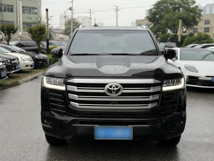 Land Cruiser Parallel Import photo 2