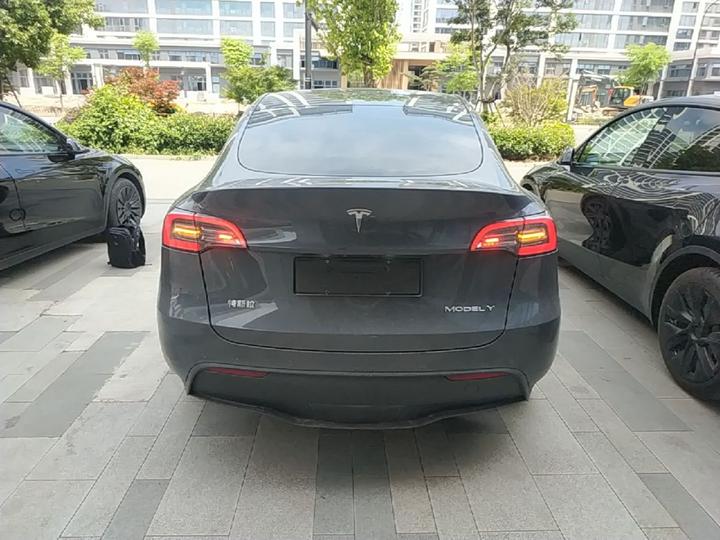 Model Y 2022 Facelift RWD photo 3