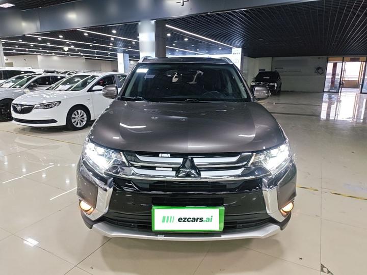 Outlander 2018 2.4L AWD Elite 5-Seater photo 2