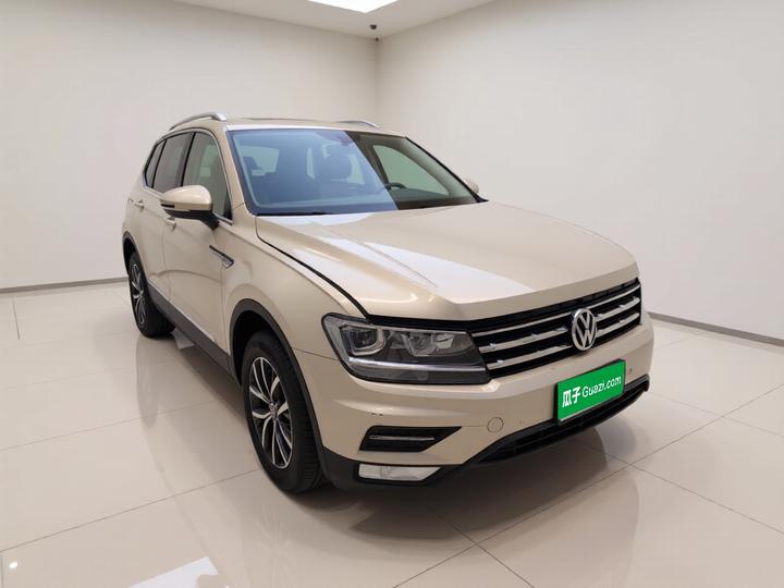 Tiguan L 2018 330TSI AT RWD Luxury photo 3