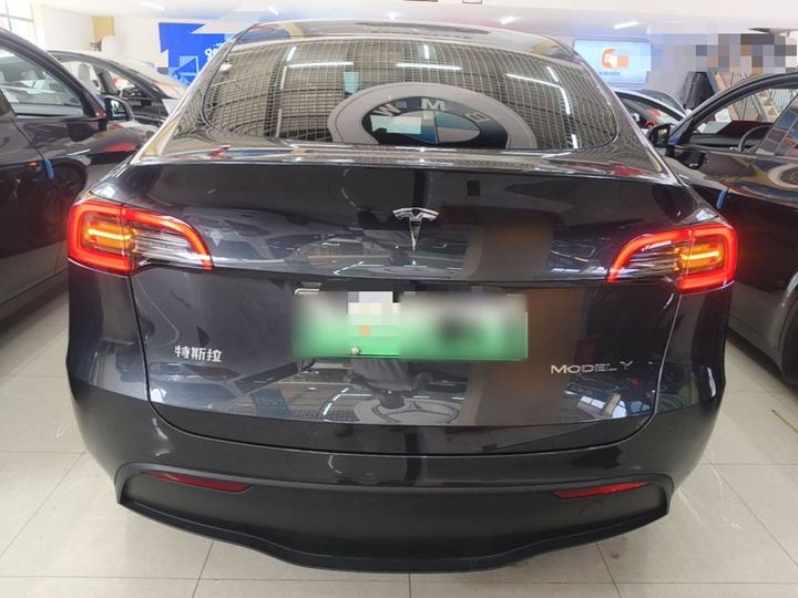 Model Y 2024 RWD photo 5