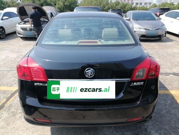 Excelle 2015 1.5L AT Classic photo 3