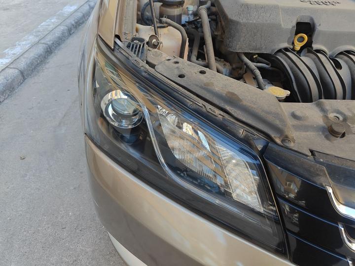 Emgrand 2016 Sedan 1.5L MT photo 7