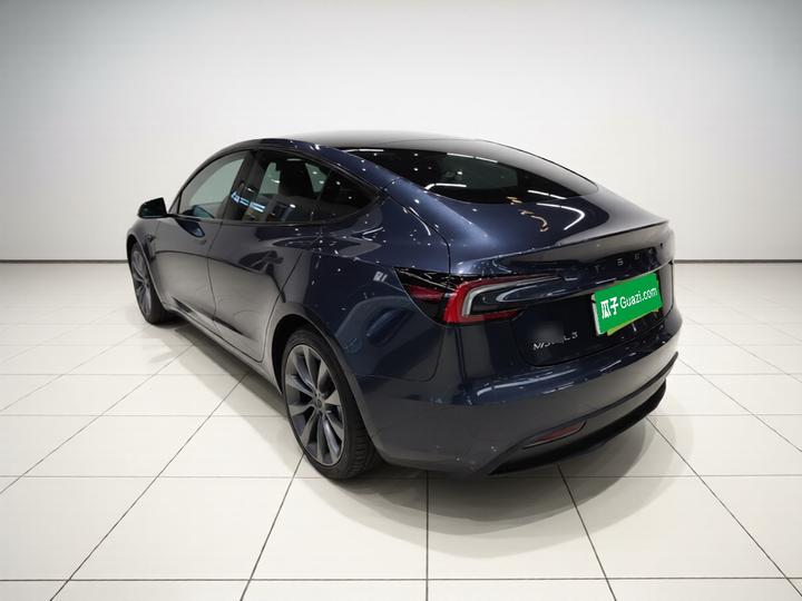 Model 3 2023 RWD photo 4