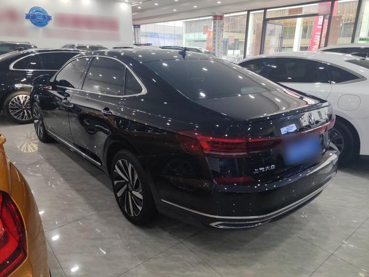 Passat 2023 Facelift 330TSI Luxury photo 4