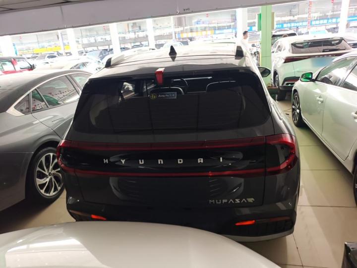 ix35 2023 2.0L Premium LUX photo 3