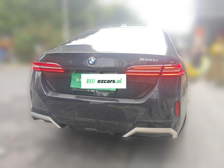 5 Series 2025 525Li M Sport Package photo 5